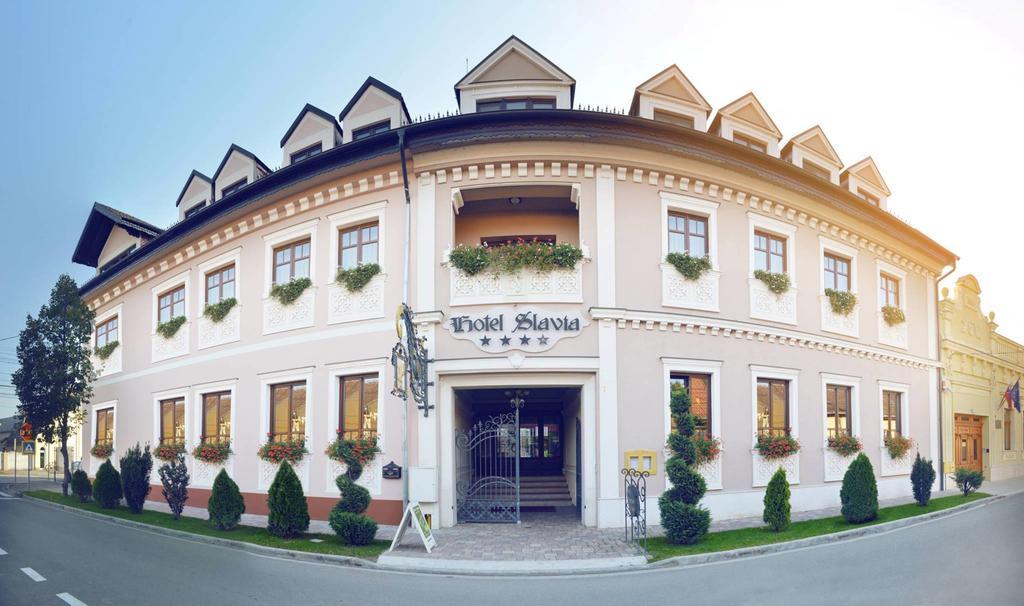 Hotel Slavia Salonta المظهر الخارجي الصورة