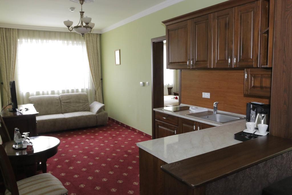 Hotel Slavia Salonta المظهر الخارجي الصورة