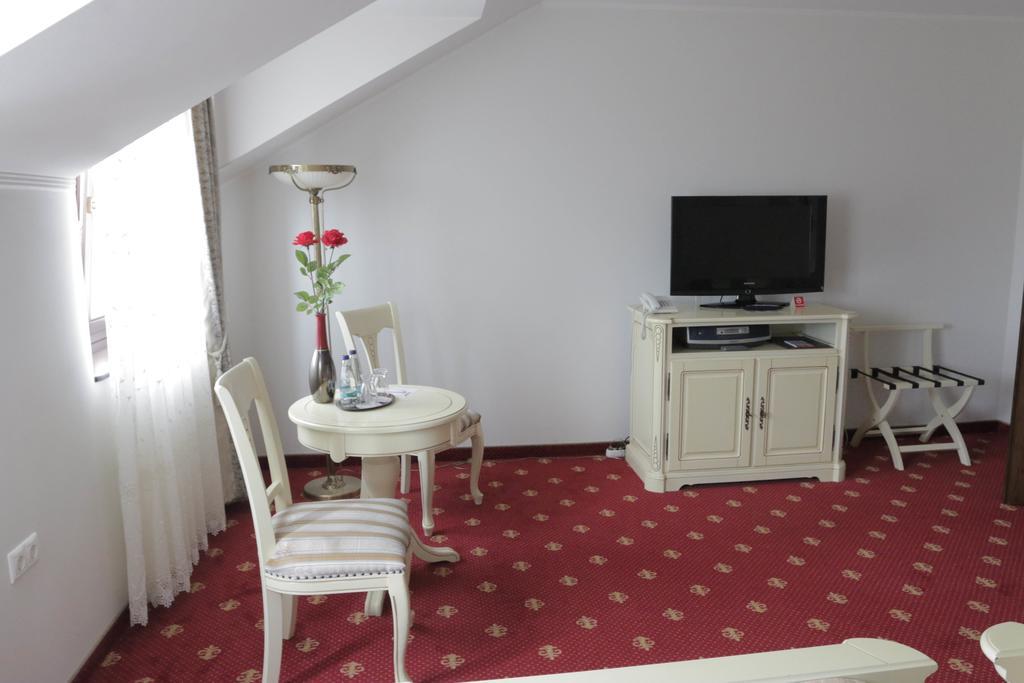Hotel Slavia Salonta المظهر الخارجي الصورة