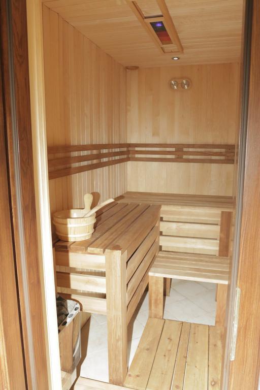 Hotel Slavia Salonta المظهر الخارجي الصورة