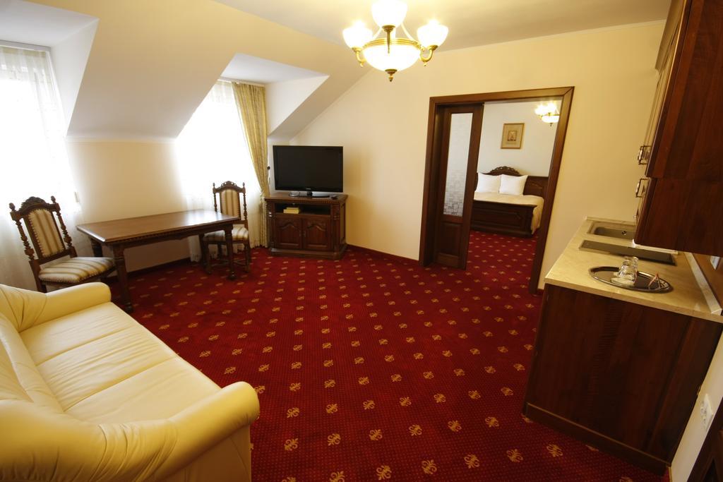 Hotel Slavia Salonta المظهر الخارجي الصورة