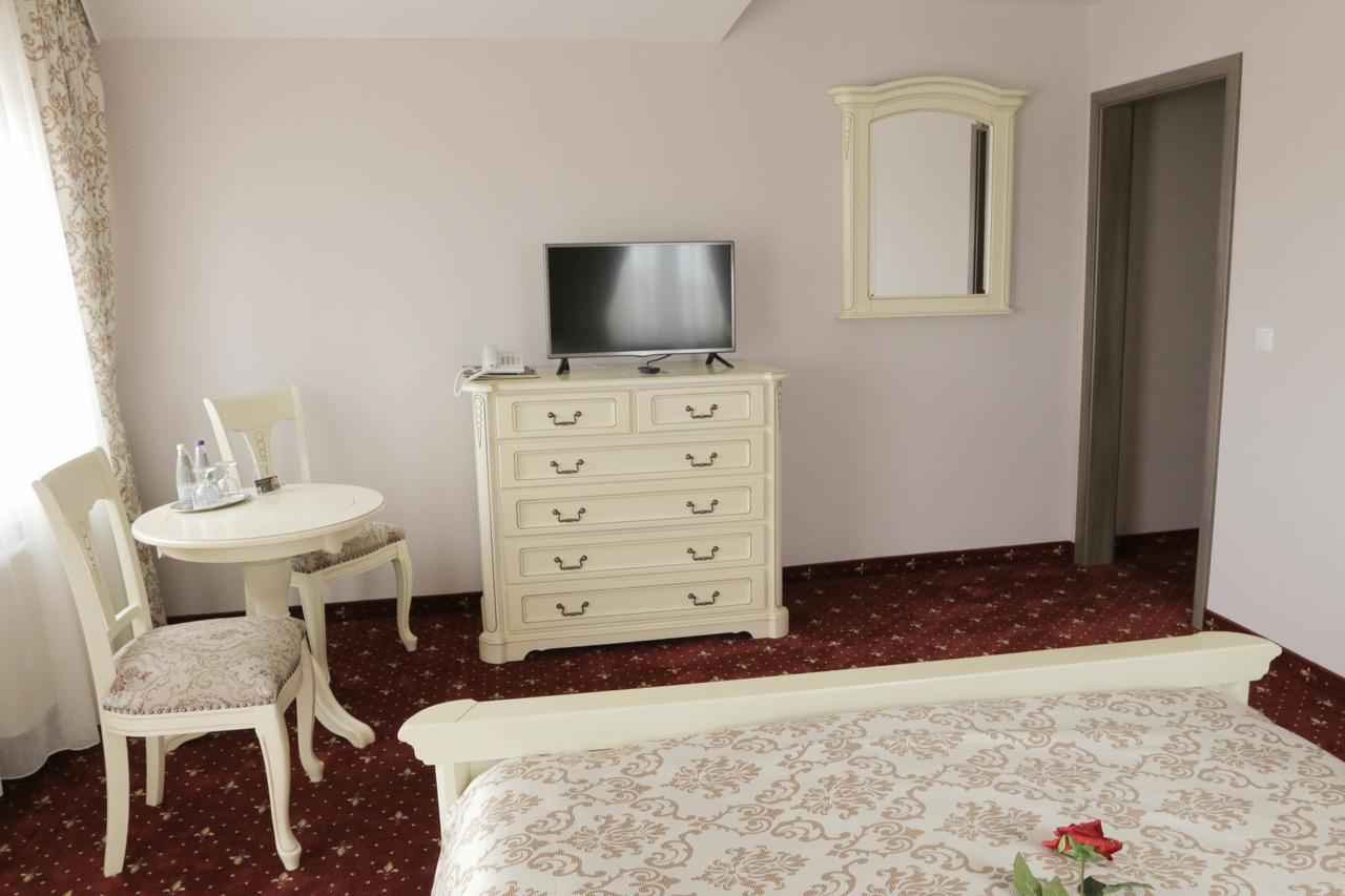 Hotel Slavia Salonta المظهر الخارجي الصورة