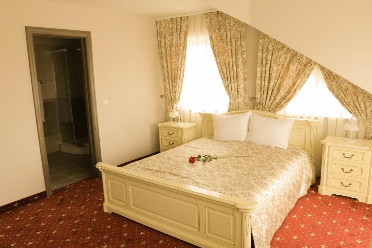 Hotel Slavia Salonta المظهر الخارجي الصورة