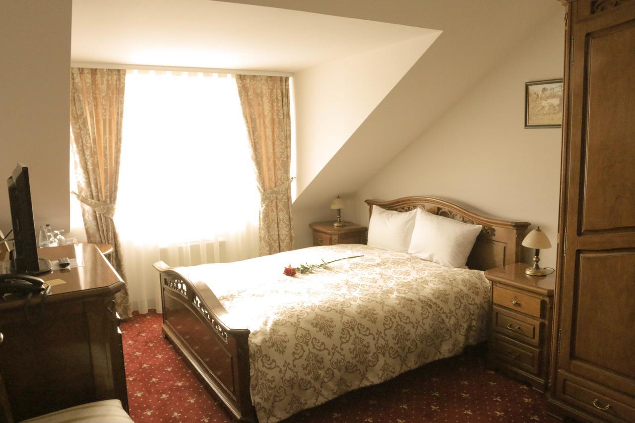 Hotel Slavia Salonta المظهر الخارجي الصورة